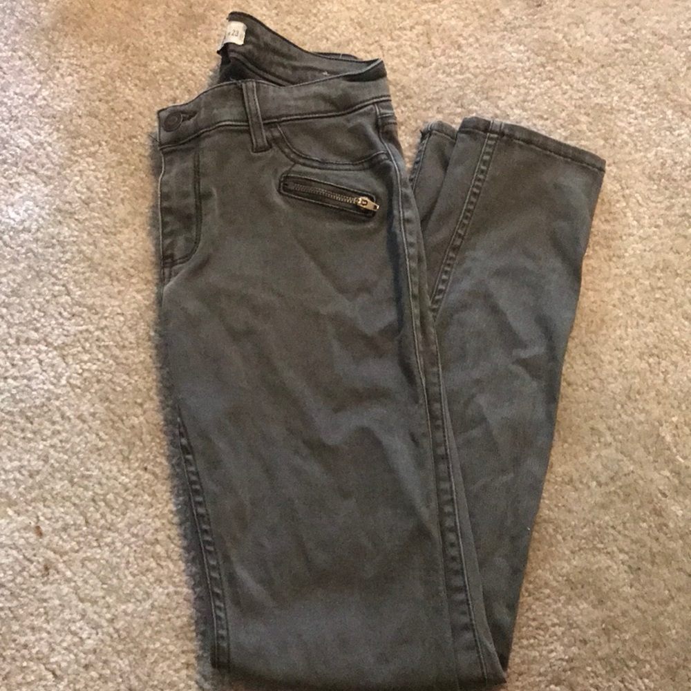 dark green/gray stretchy pants
